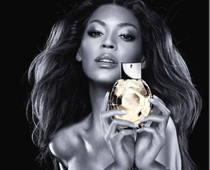 beyonce Photoshop Gone Bad 11 Nothing odd here Just a girl looking at the 