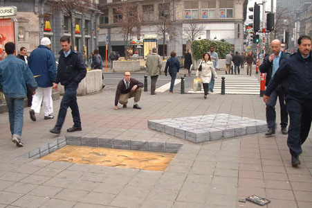 postmod1  Amazing anamorphic illusions   Creative Art
