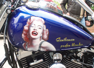 marilyn monroe paint on petrol tank Artist of the week   Grant Hood