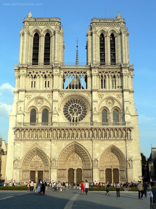 notre dame de paris 960x12801 550x733 The Influence of Art History on Modern Design   Gothic Style
