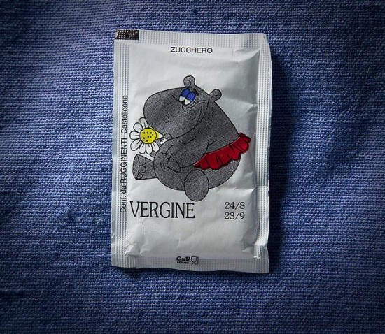 14 143 550x478 Small Packages, Big Designs Sugar Sachets