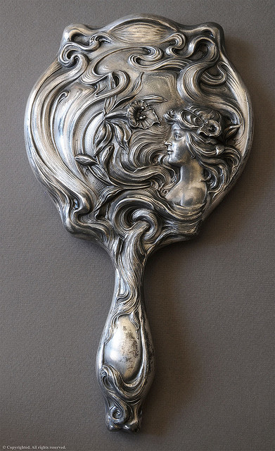 3281241052 889568be0d z The Influence of Art History on Modern Design   Art Nouveau