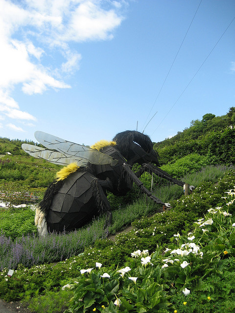 2226522148 4b8c3ddfaa z 35 Sculptures That Will Make You Look Tiny
