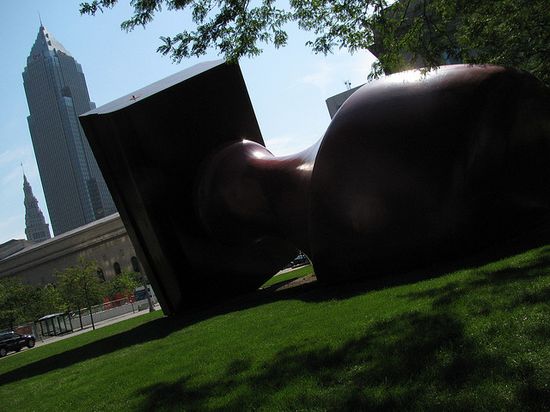3908714766 bf042c9a95 z 35 Sculptures That Will Make You Look Tiny