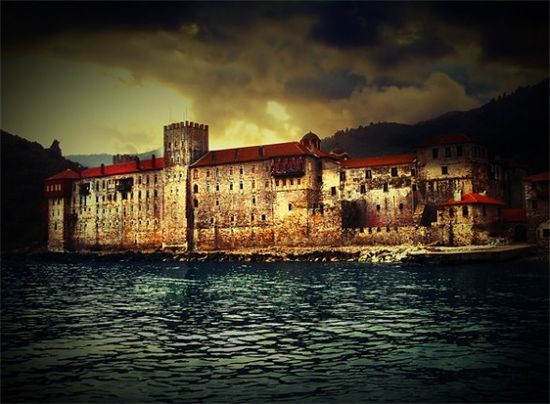 dramatic landscape 588x432 Photoshop Tutorials Roundup: August 2010