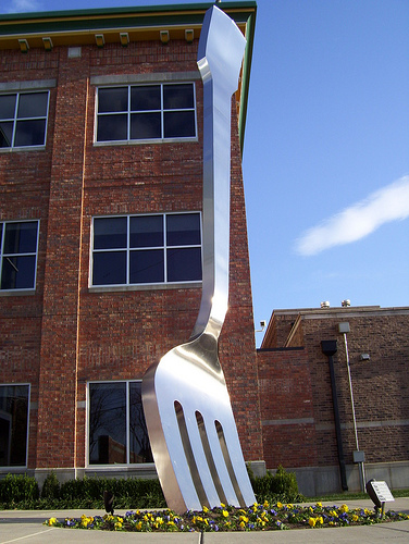 fork 15 Amazing Oversized Objects