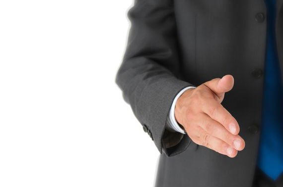 hand-shake hand shake1 20+ Job Interview Tips for Graphic Designers