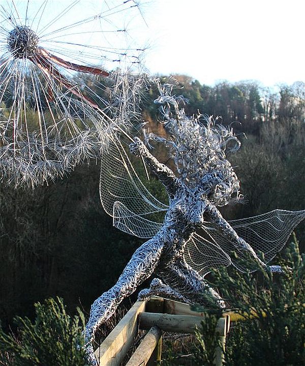 Wire Sculptures with a Twist by Robin Wight Pixel77